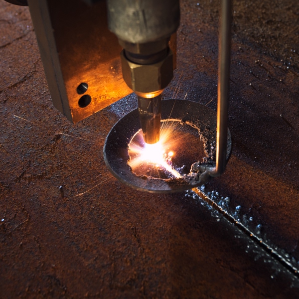 pourquoi-choisir-la-decoupe-laser-acier